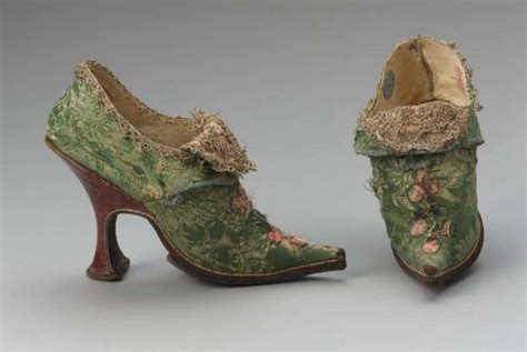Shoes in 1700