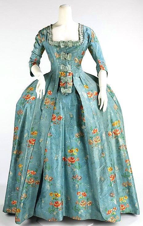 colonialdress